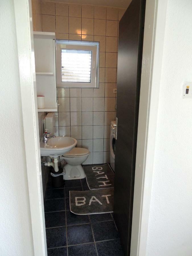 Apartman Tea Karlobag Exterior foto