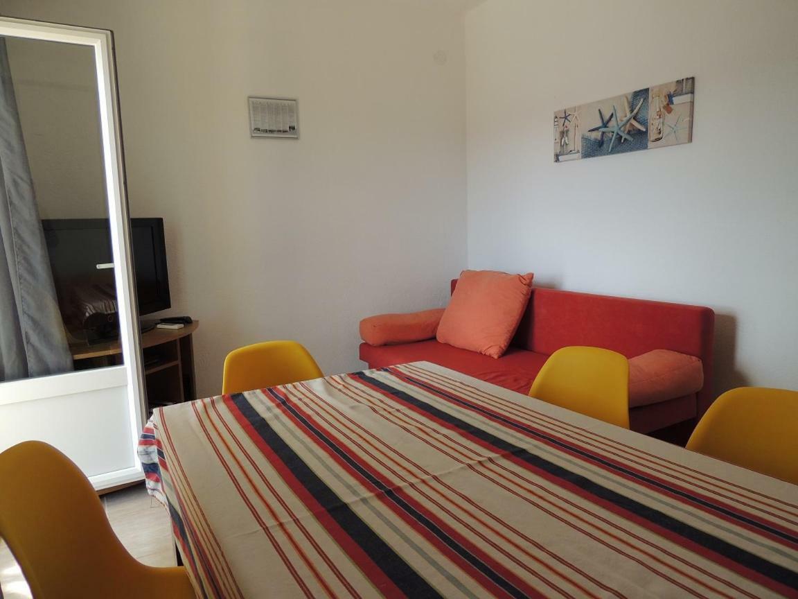 Apartman Tea Karlobag Exterior foto