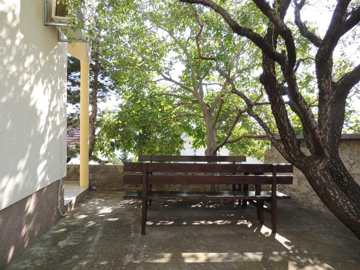 Apartman Tea Karlobag Exterior foto