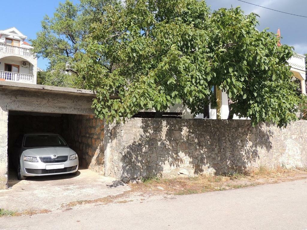 Apartman Tea Karlobag Exterior foto